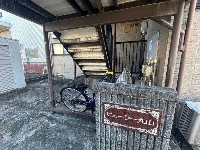 物件外観写真5　(エントランス部分)