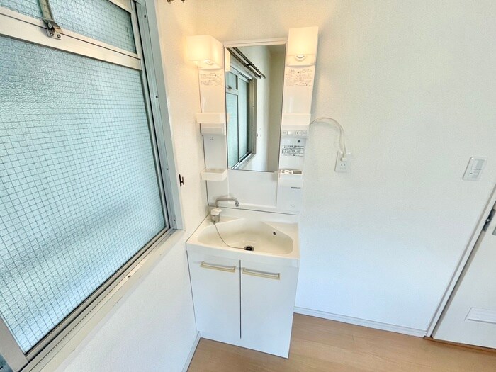 物件内観写真11　(洗面)