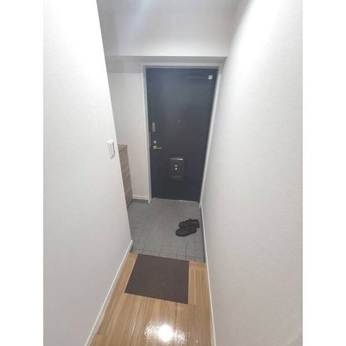 物件内観写真12　(玄関)
