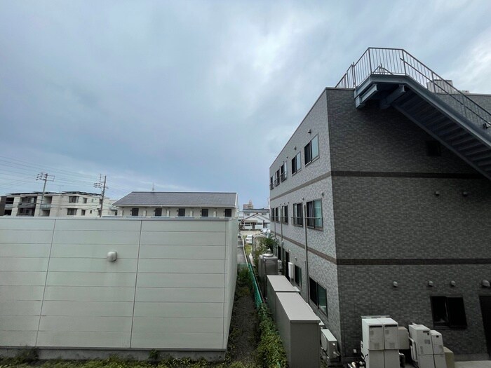 物件内観写真22　(室内からの展望)