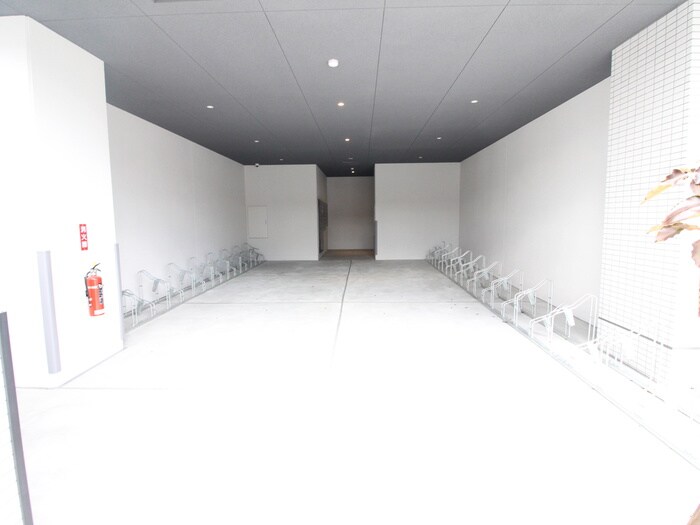 物件外観写真5　(駐輪場)