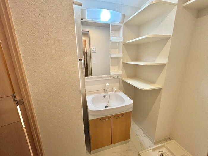 物件内観写真11　(洗面)