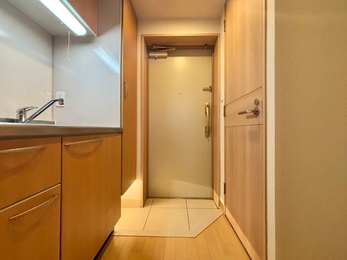 物件内観写真16　(玄関)