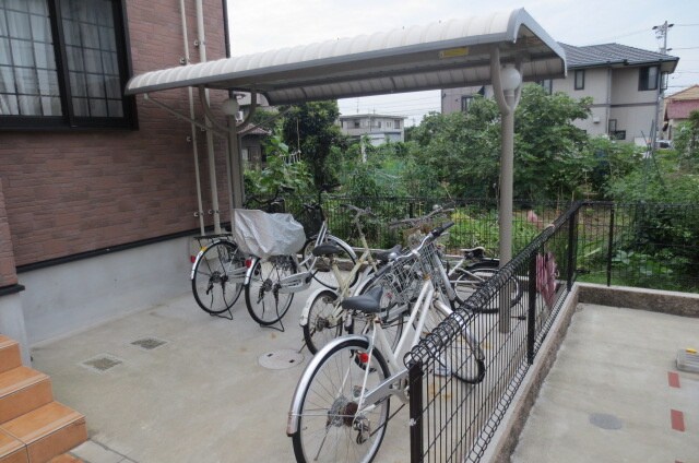 物件外観写真3　(駐輪場)
