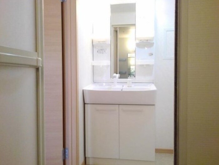 物件内観写真11　(洗面)