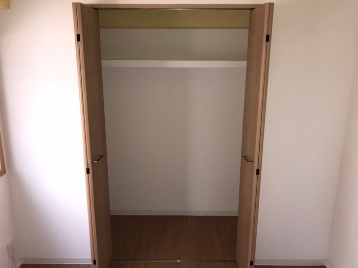 物件内観写真12　(収納)