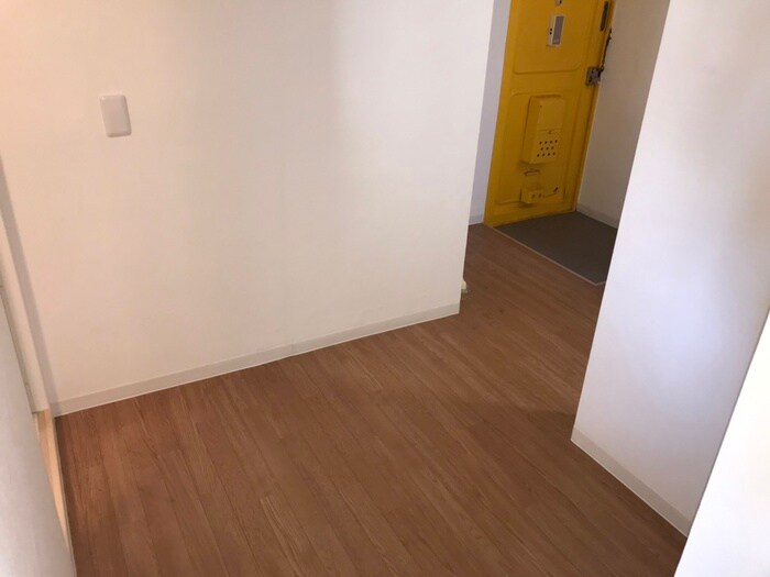 物件内観写真21　(廊下)