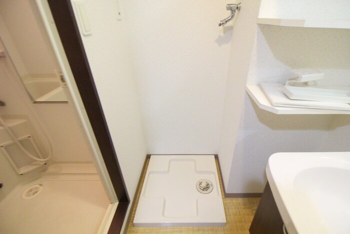 物件内観写真12　(洗濯機置場)