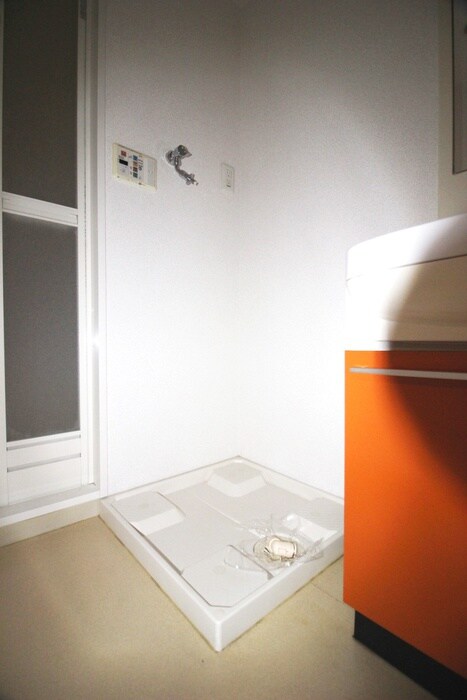 物件内観写真12　(洗濯機置場)