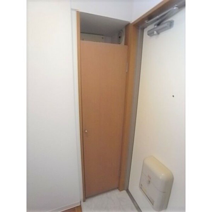 物件内観写真13　(玄関)