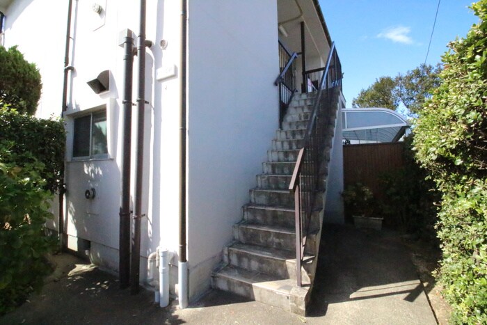 物件外観写真4　(エントランス部分)