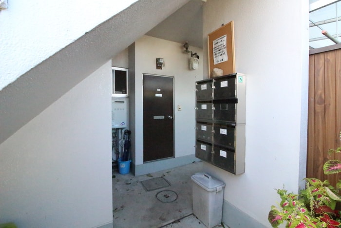 物件外観写真5　(エントランス部分)