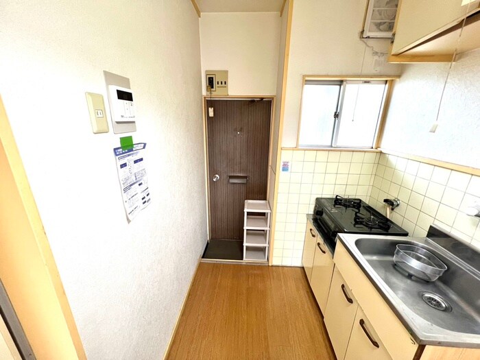 物件内観写真17　(玄関)