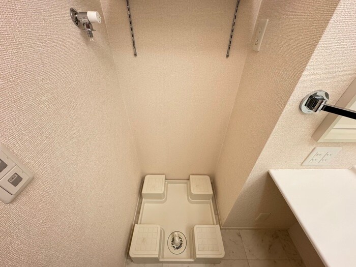 物件内観写真16　(洗濯機置場)