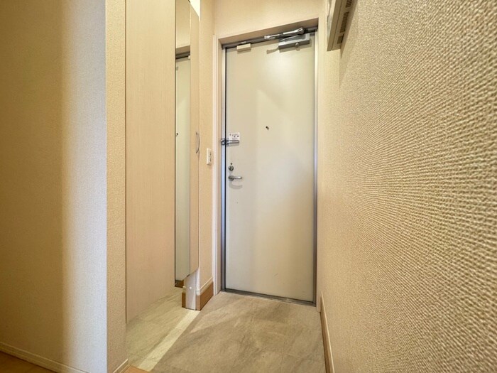 物件内観写真19　(玄関)