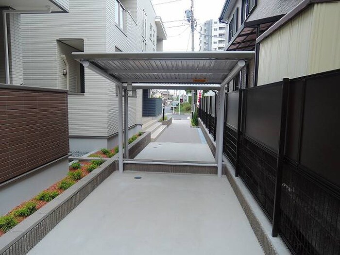 物件外観写真3　(駐輪場)