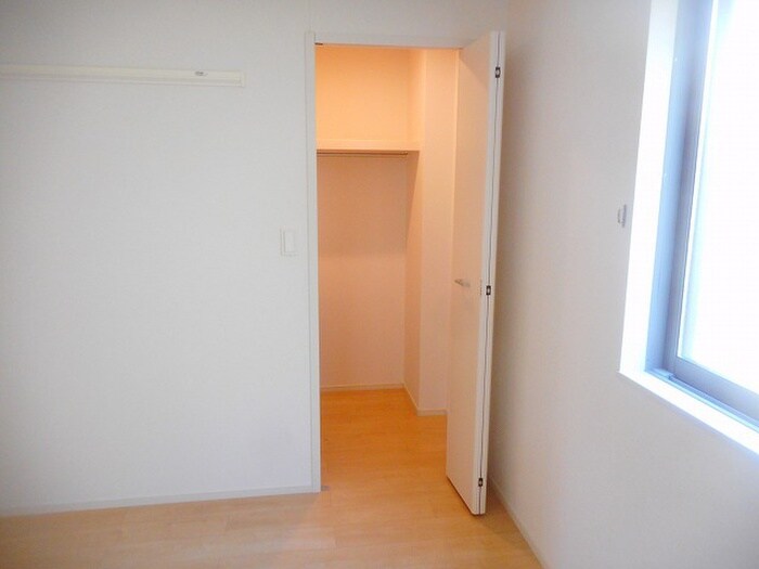 物件内観写真11　(収納)