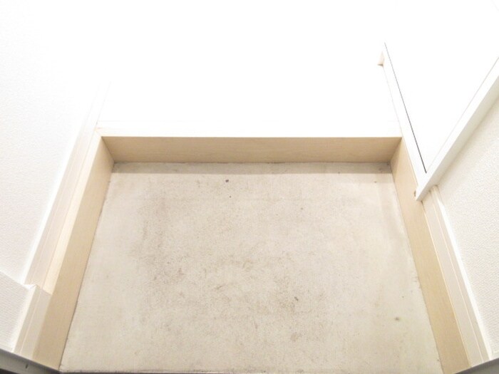 物件内観写真7　(玄関)