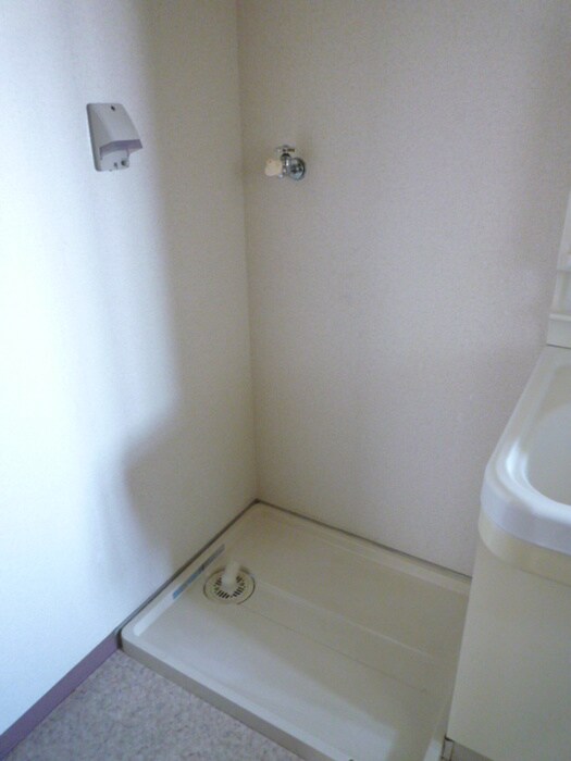 物件内観写真18　(洗濯機置場)