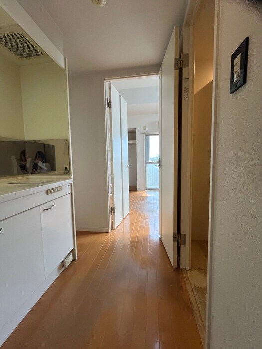 物件内観写真13　(廊下)