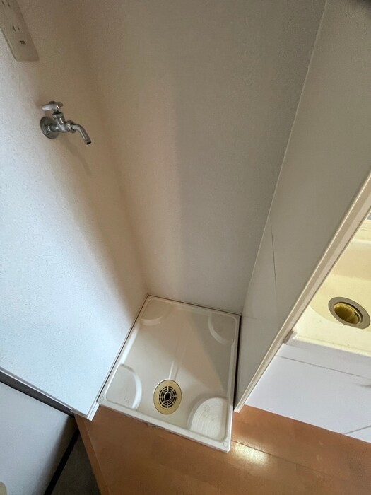 物件内観写真18　(洗濯機置場)