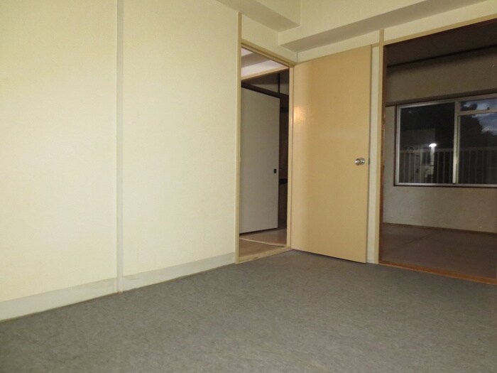 物件内観写真12　(居室)