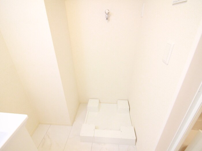 物件内観写真18　(洗濯機置場)