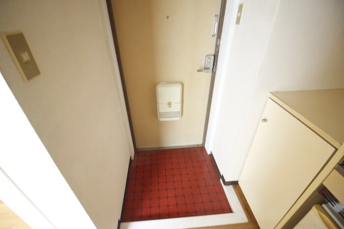 物件内観写真16　(玄関)