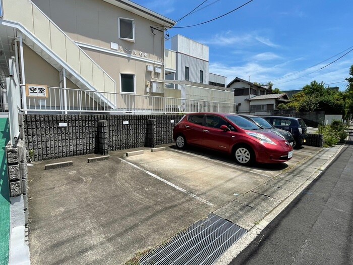 物件外観写真6　(駐車場)