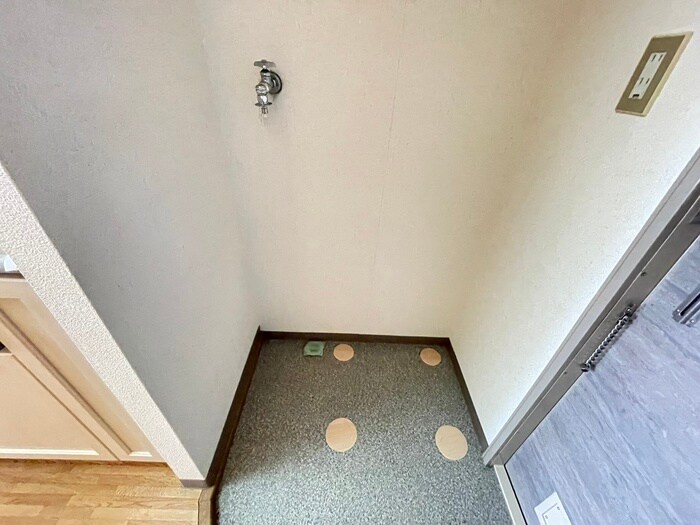 物件内観写真13　(洗濯機置場)