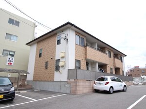 シャンポール外観写真