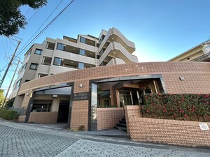 ｸﾞﾛ-ﾘｱｽﾋﾙｽﾞ名東神丘町(401)外観写真