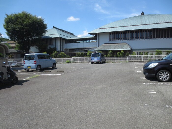 物件外観写真4　(駐車場)