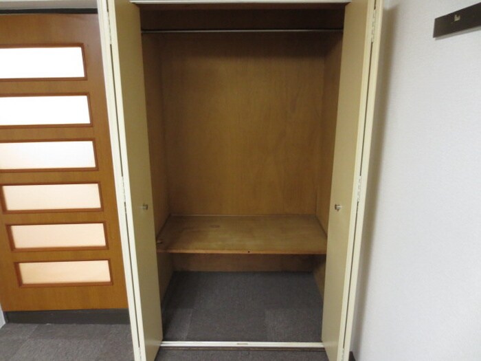 物件内観写真12　(収納)
