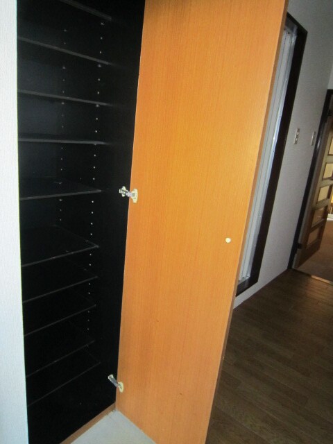 物件内観写真13　(靴箱)