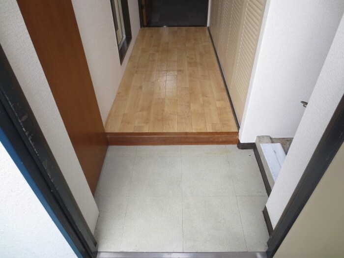 物件内観写真15　(玄関)