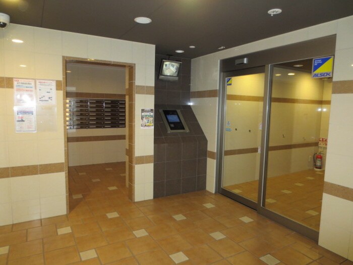 物件外観写真5　(エントランス部分)