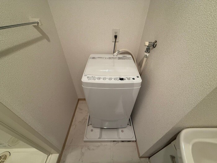 物件内観写真15　(洗濯機置場)