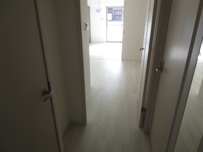 物件内観写真10　(玄関)