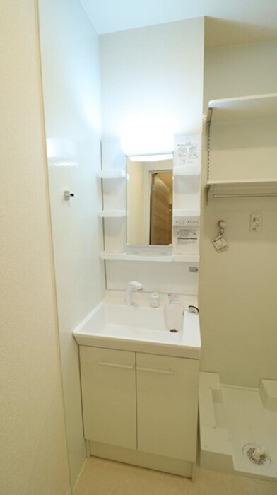 物件内観写真11　(洗面)
