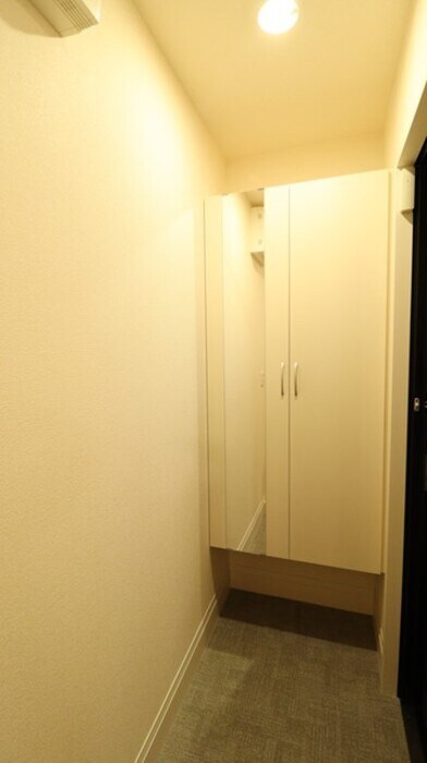 物件内観写真13　(玄関)