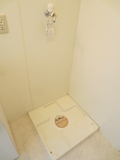 物件内観写真13　(洗濯機置場)