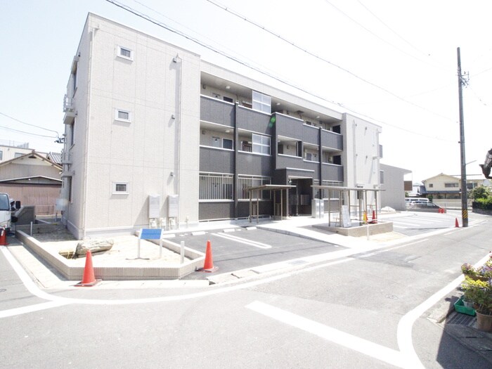 物件外観写真1　(外観写真)