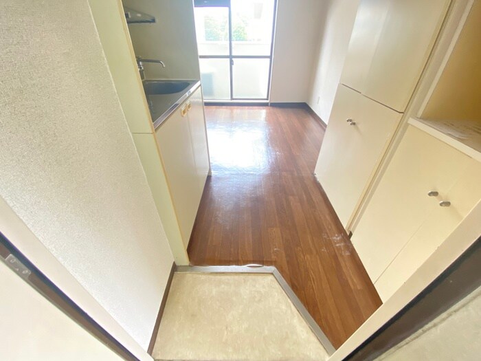 物件内観写真18　(玄関)