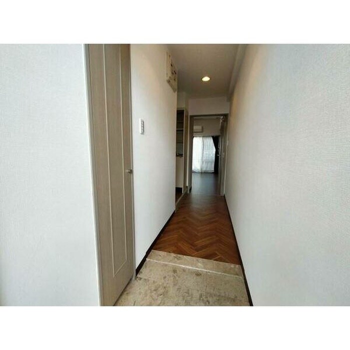 物件内観写真11　(玄関)