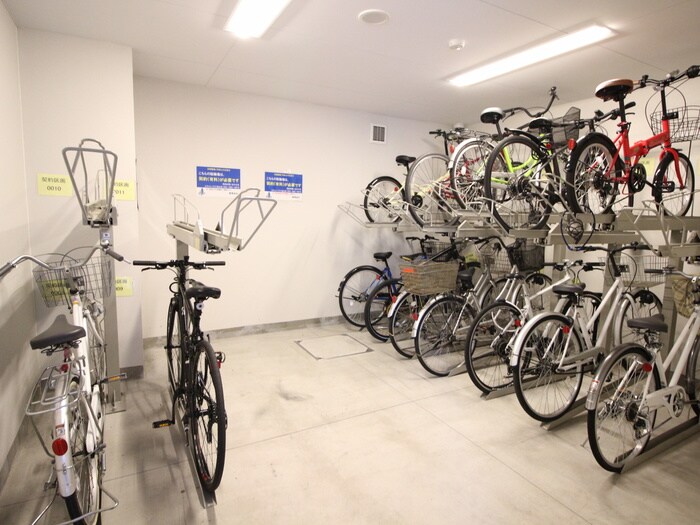 物件外観写真5　(駐輪場)