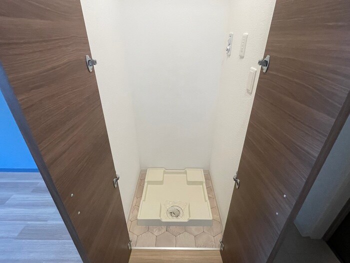 物件内観写真11　(洗濯機置場)