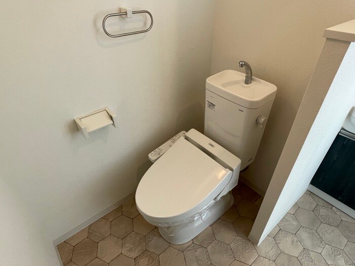 物件内観写真14　(トイレ)