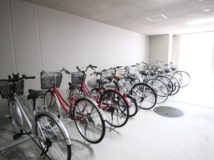 物件外観写真6　(駐輪場)