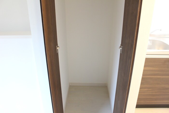 物件内観写真11　(収納)